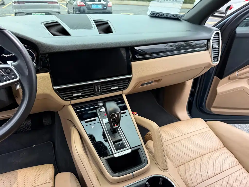 Porsche Cayenne — миниатюра 15