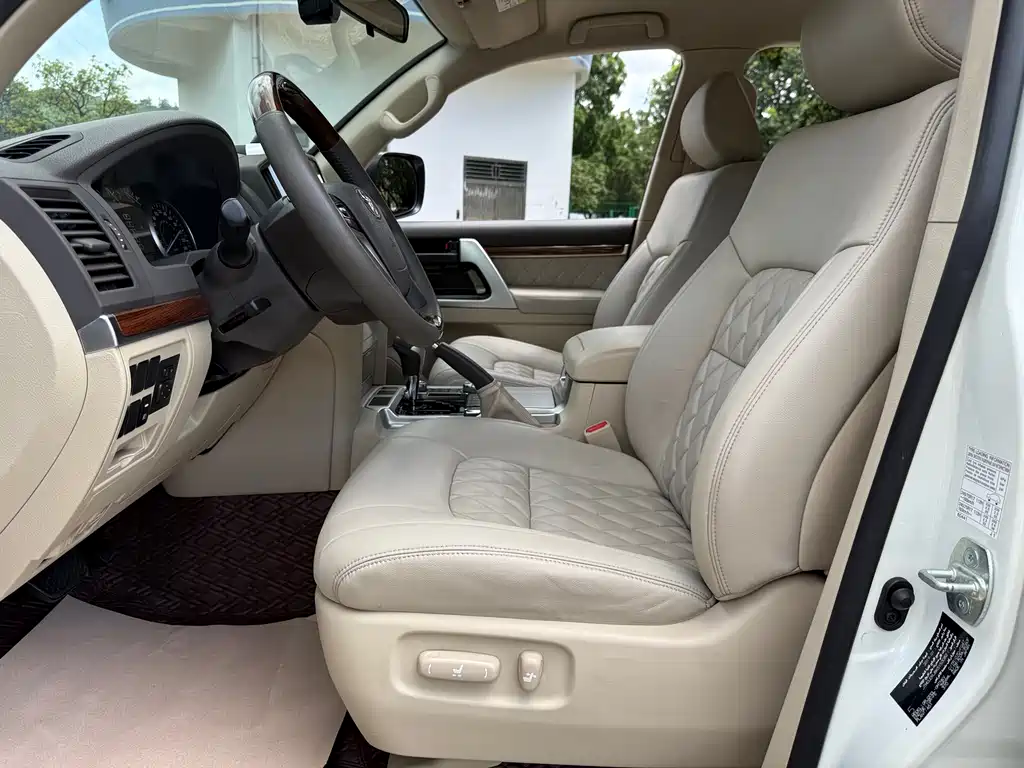 Toyota Land Cruiser 2019 4.0L GX-R