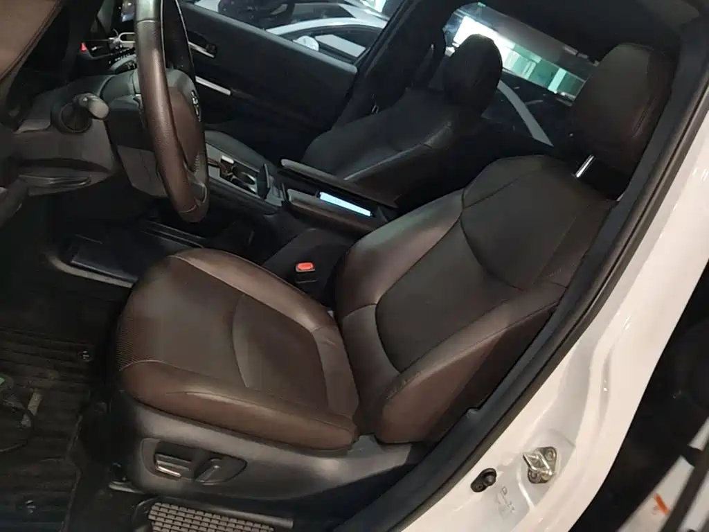 Toyota Granvia — миниатюра 15