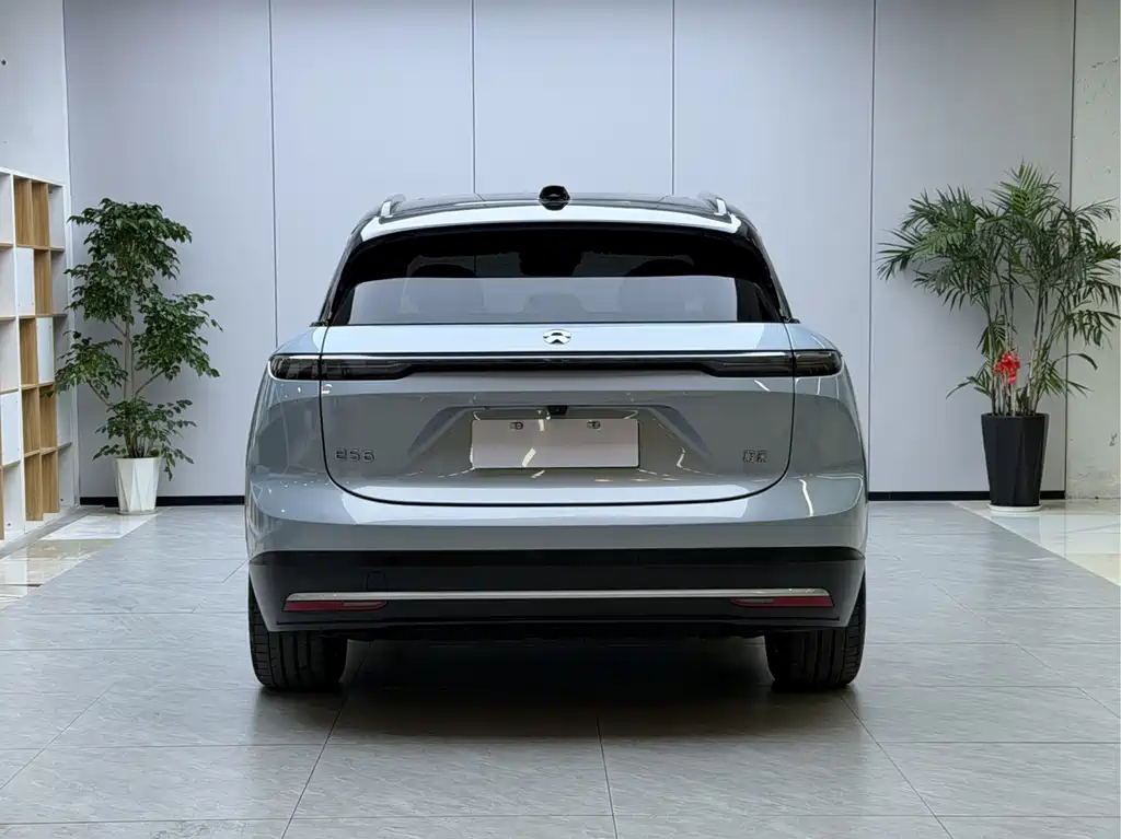 NIO ES6 — миниатюра 8