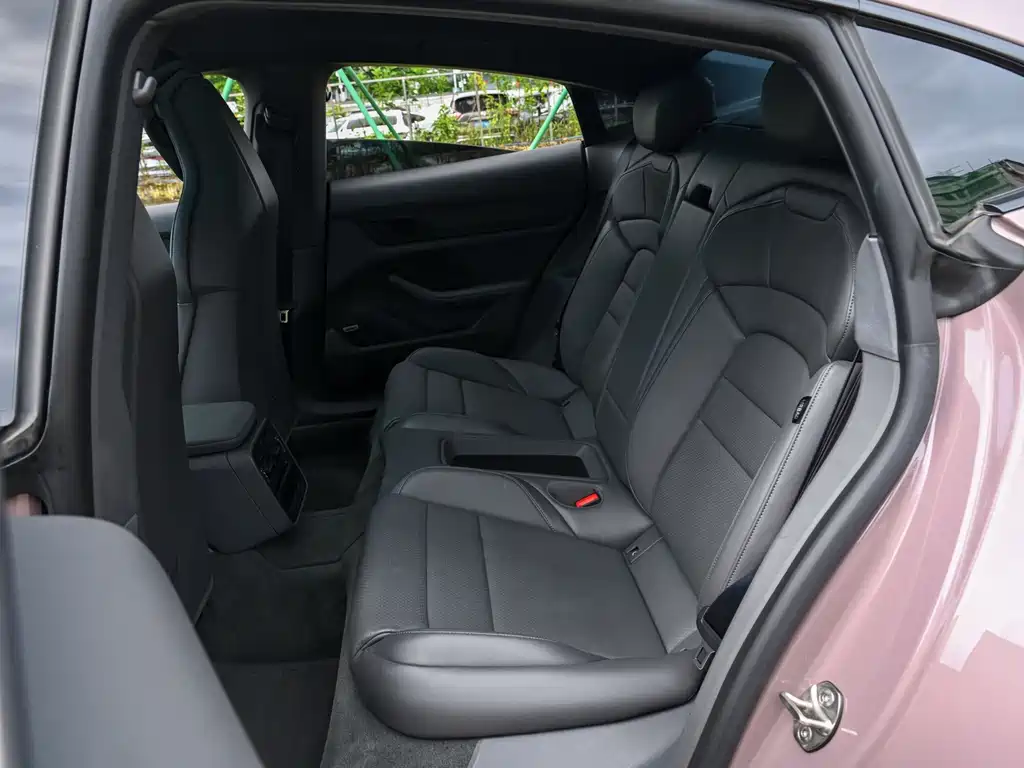 Porsche Taycan — миниатюра 8