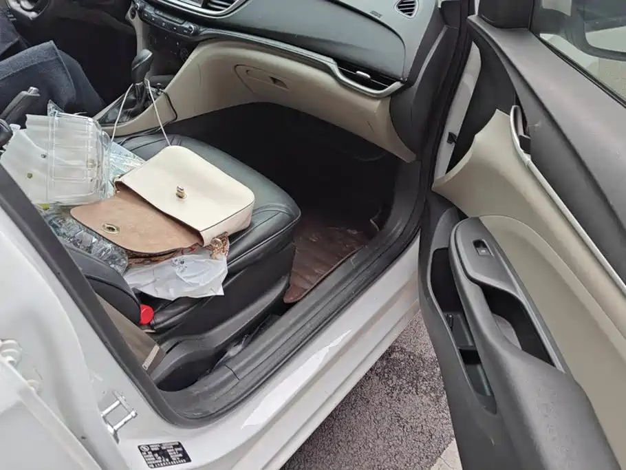 Buick Excelle — миниатюра 8