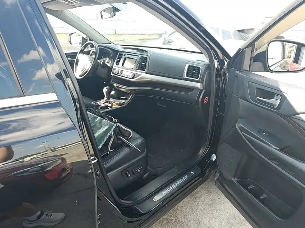 Toyota Highlander — миниатюра 18