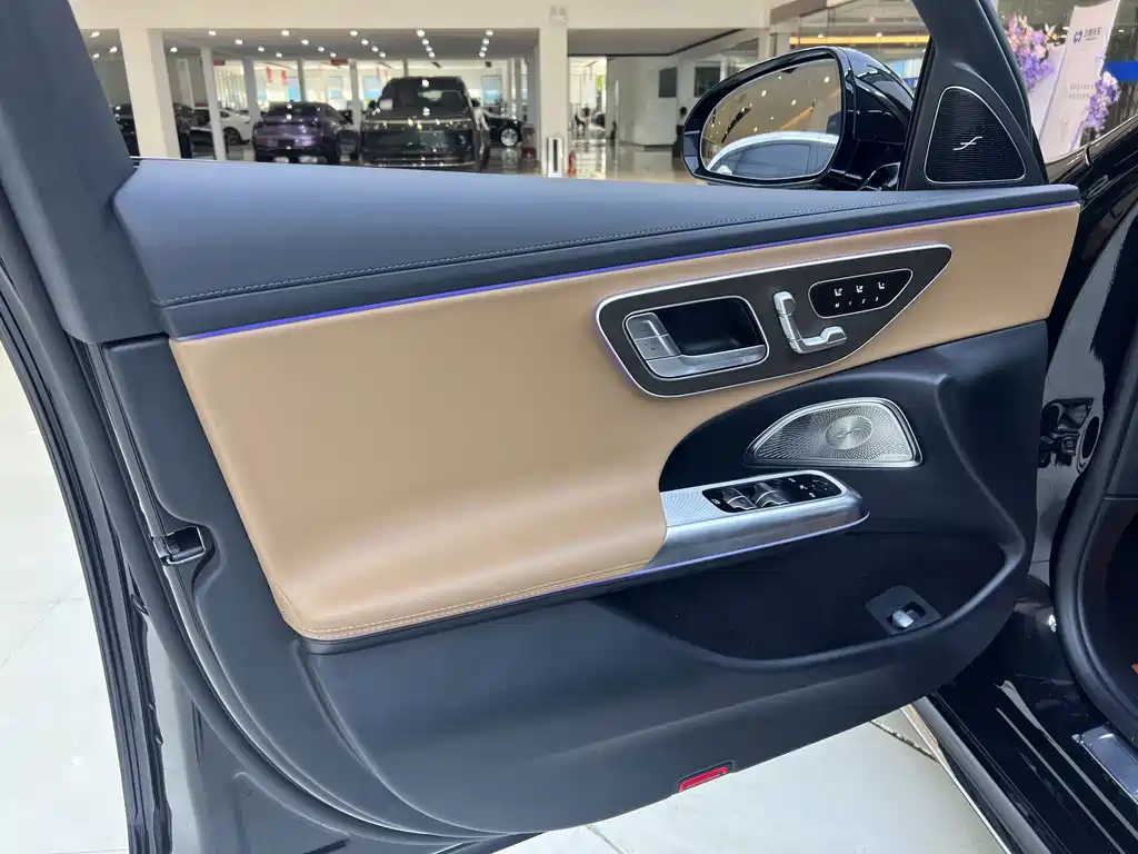 Mercedes-Benz E-Class — миниатюра 10
