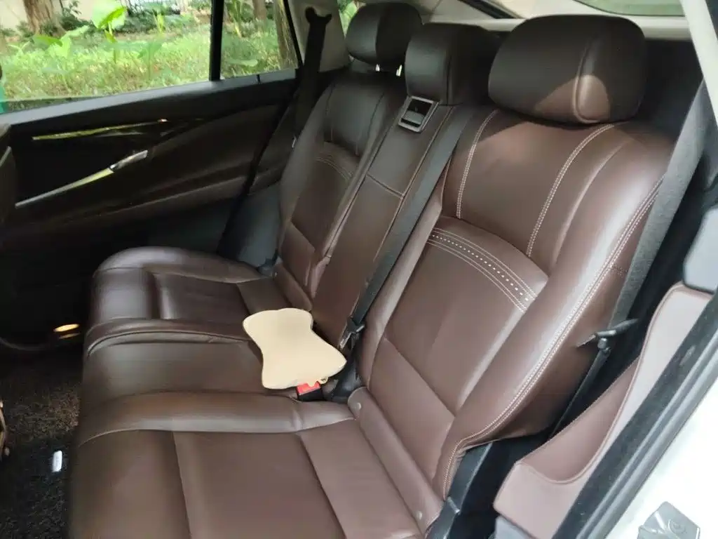 BMW 5 Series GT — миниатюра 18