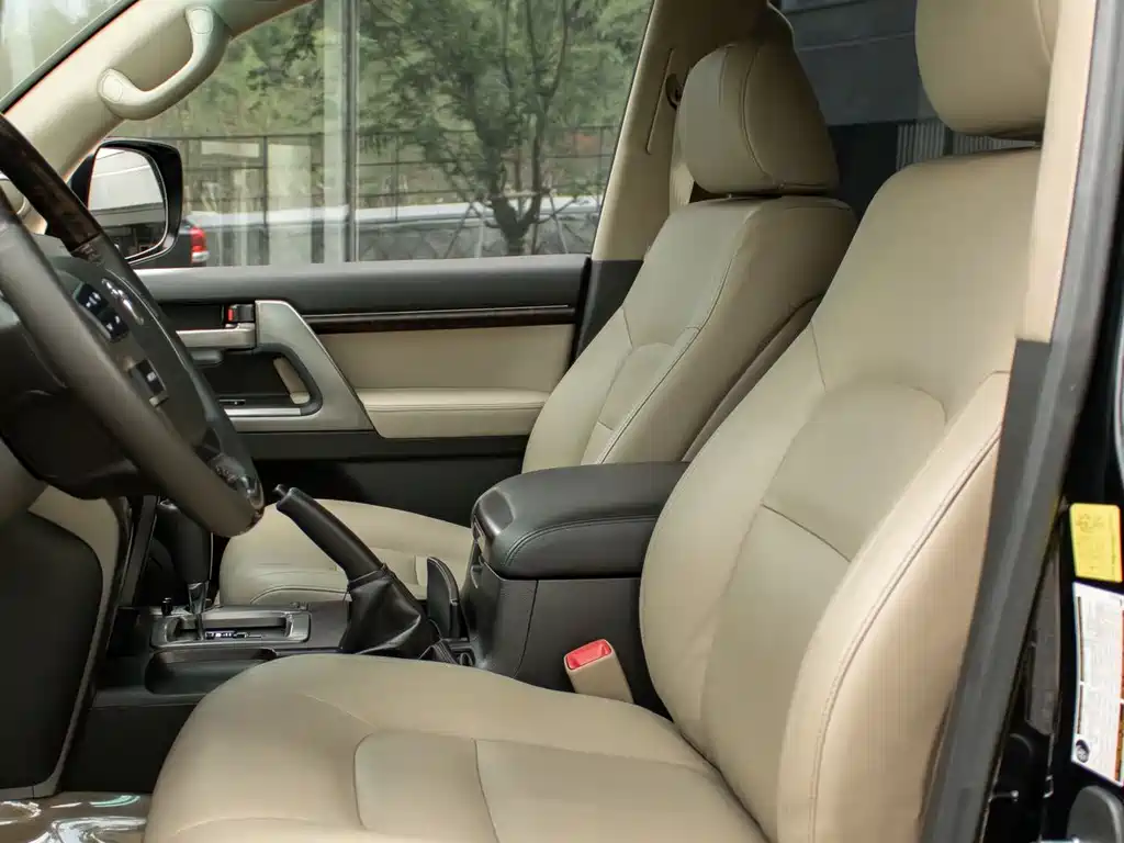 Toyota Land Cruiser 2011 5.7L