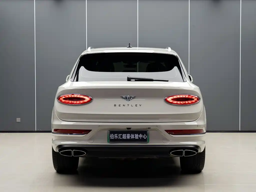 Bentley Bentayga PHEV — миниатюра 7