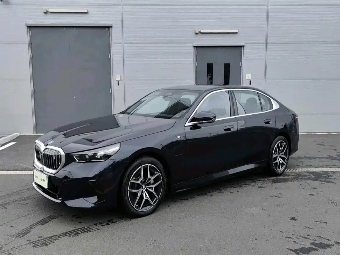 宝马i5 2025款 eDrive 40L M运动套装 2025