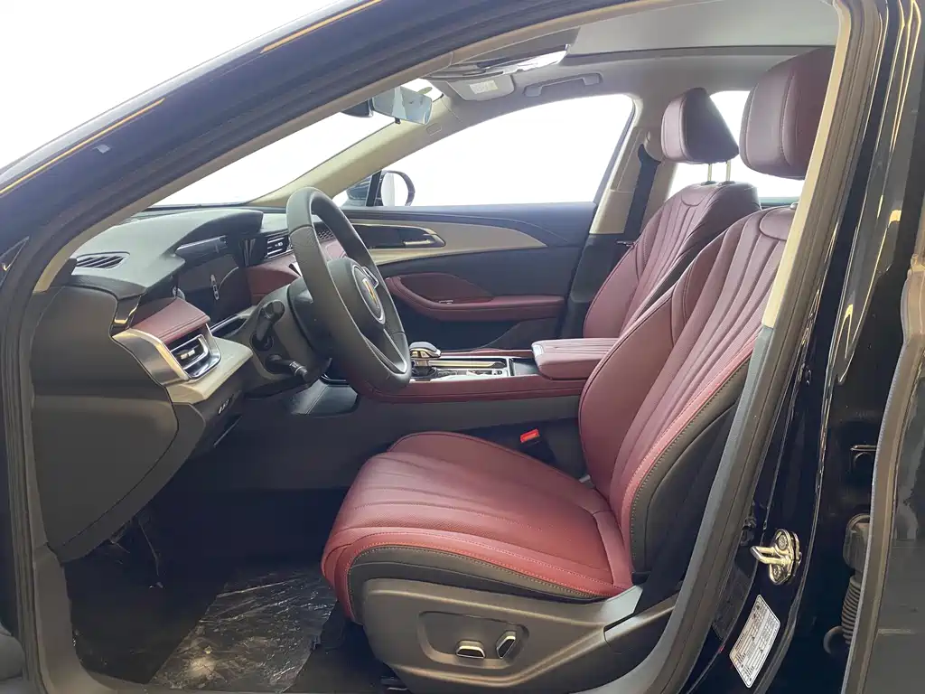 Hongqi H5 2025 2.0T AT