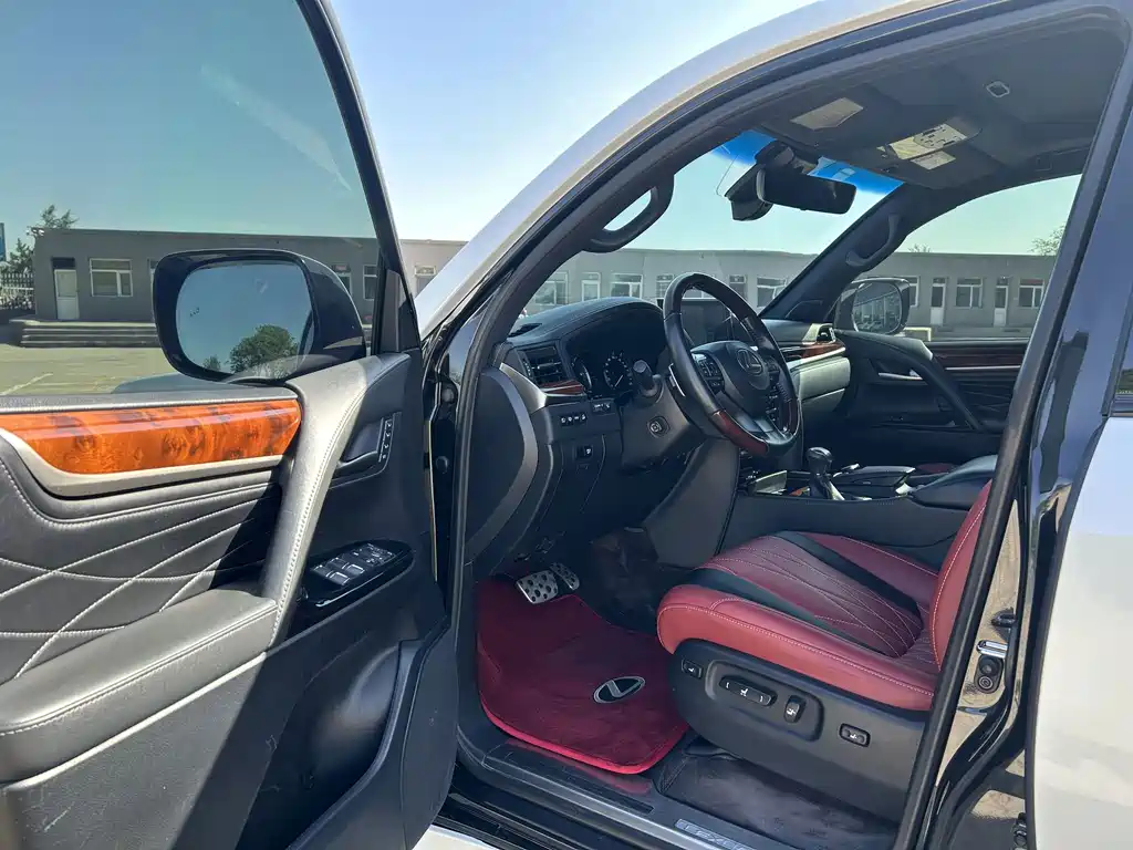 Lexus LX — миниатюра 11
