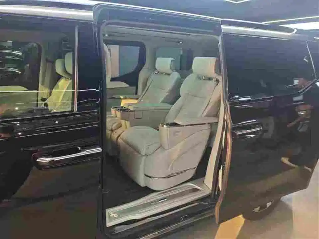 Volvo EM90 — миниатюра 5