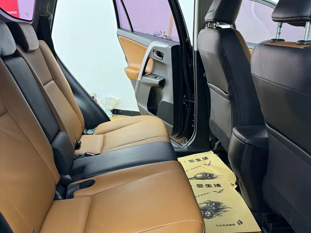 Toyota RAV4 2016 2.5L AT Elite