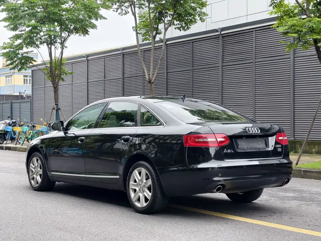 Audi A6L 2011 2.8 FSI quattro Luxury