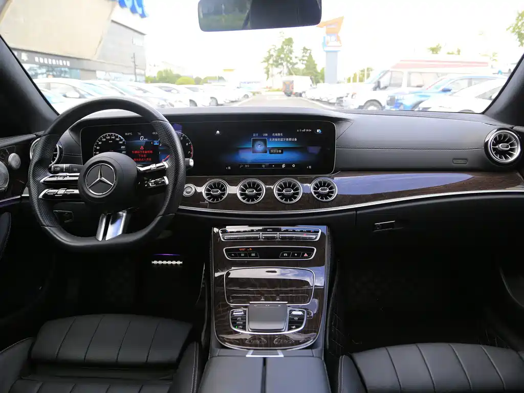 Mercedes-Benz E-Class (Import) — миниатюра 4