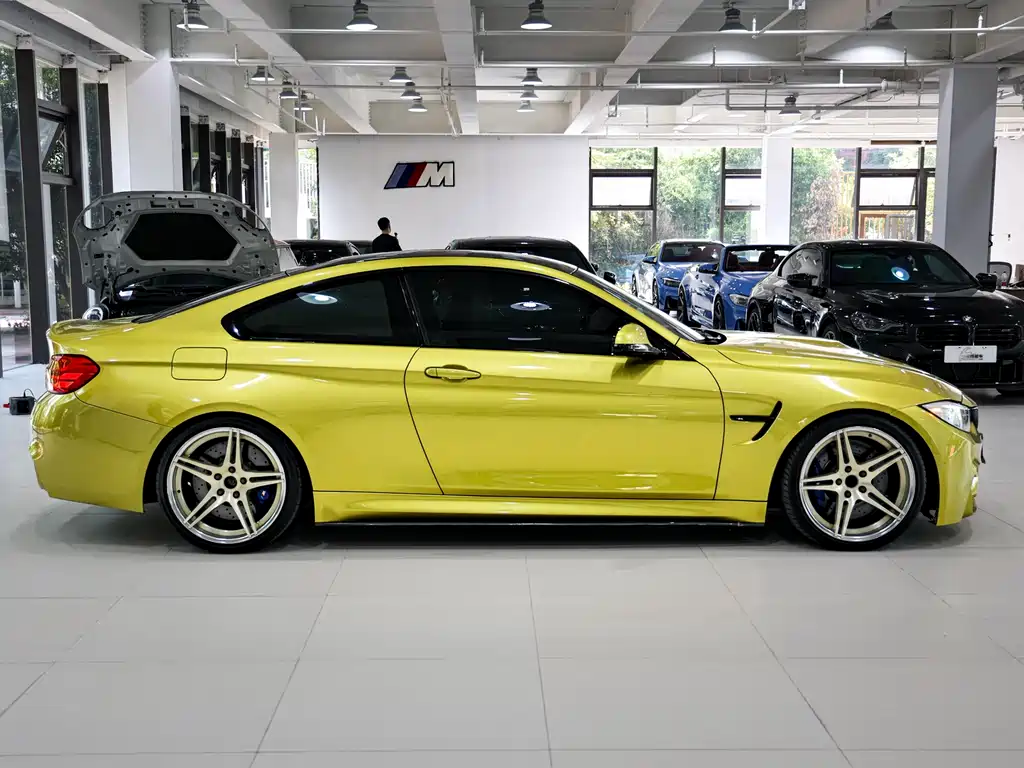 BMW M4 — миниатюра 8