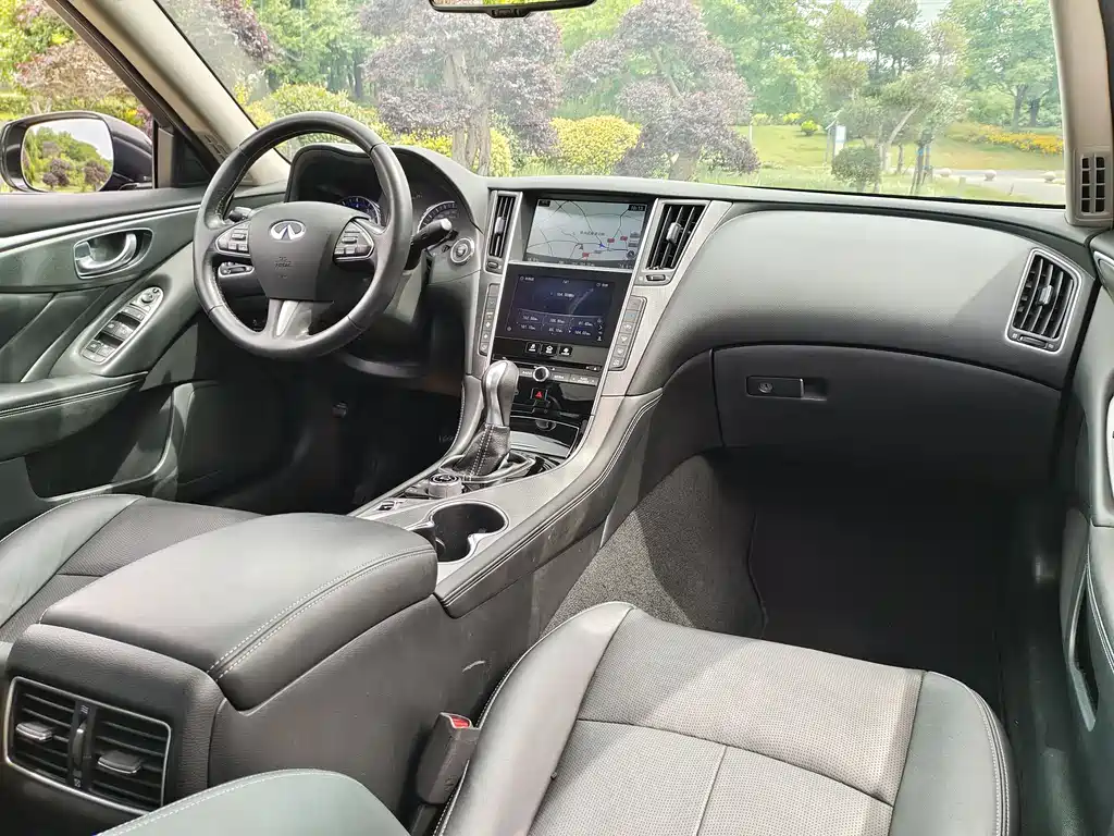 Infiniti Q50L 2016 2.0T Enjoy