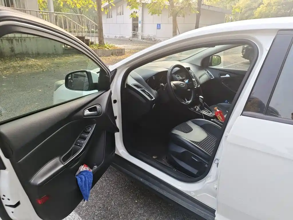 Ford Focus — миниатюра 12