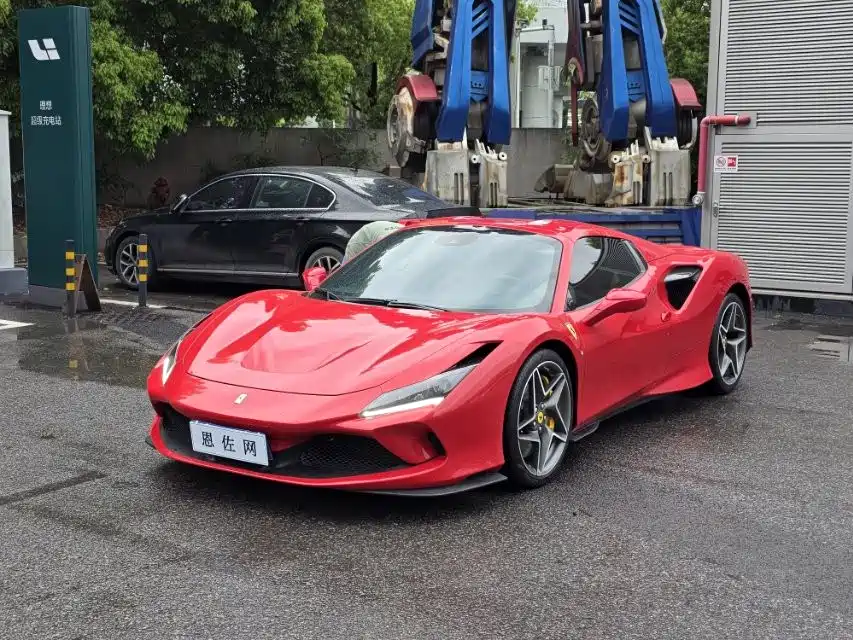 Ferrari F8 2021