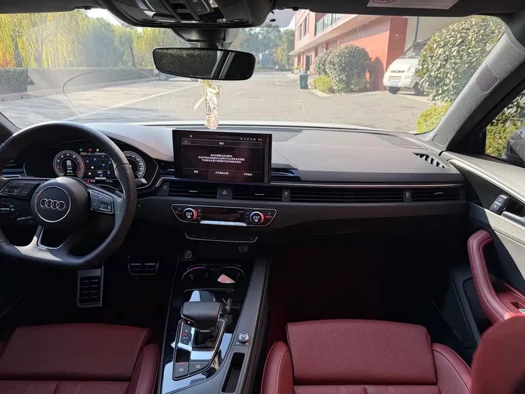 Audi A4L 2024 40 TFSI Luxury