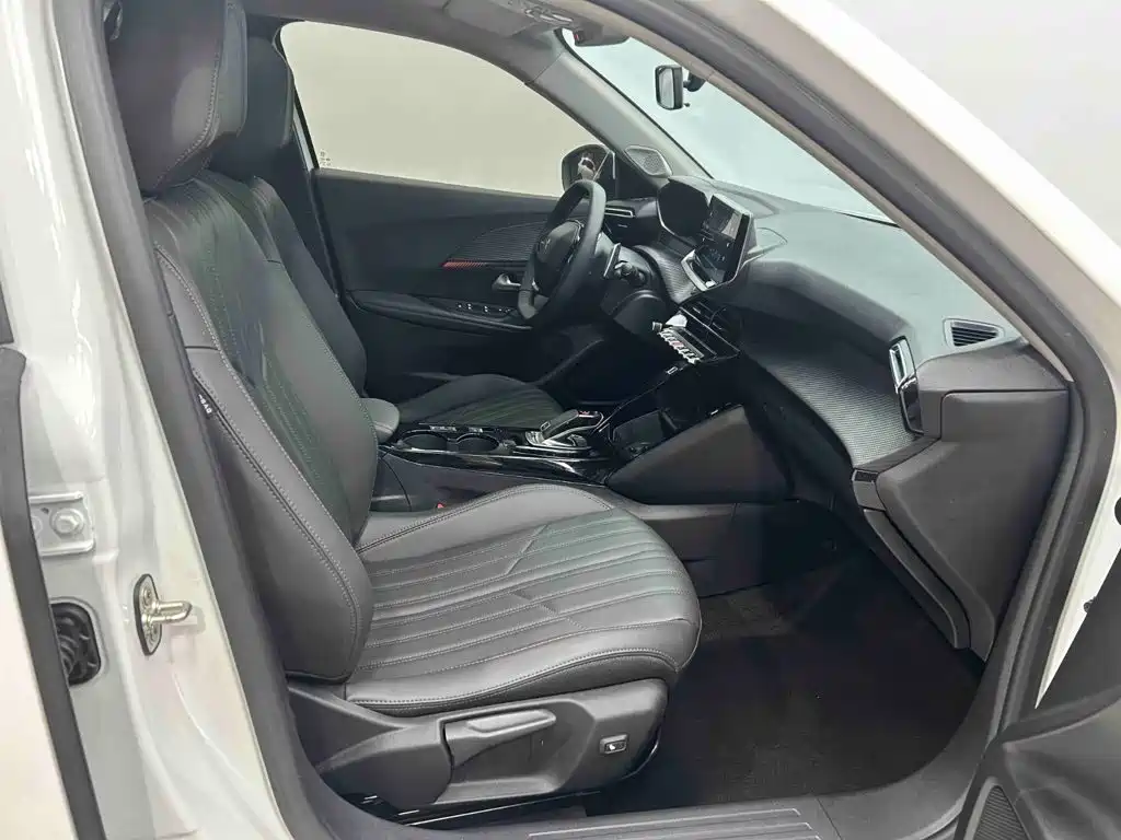 Peugeot 2008 — миниатюра 14