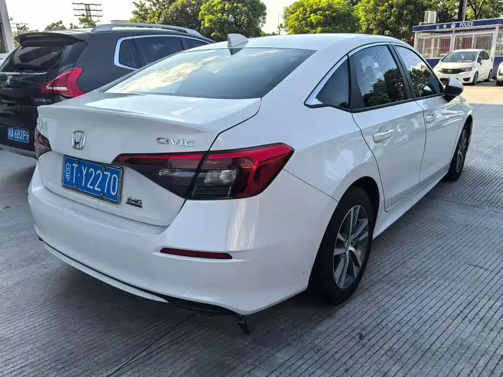 Honda Civic 2022 240TURBO CVT