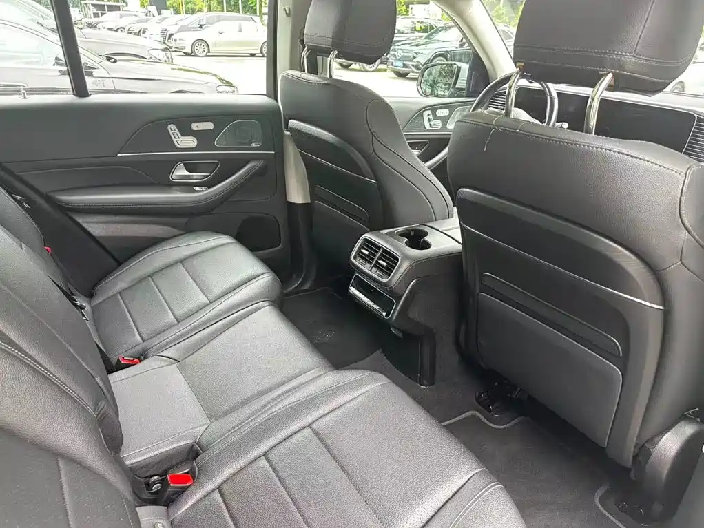 Mercedes-Benz GLE (Import) — миниатюра 19