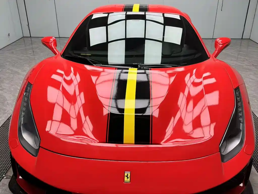 FERRARI 488