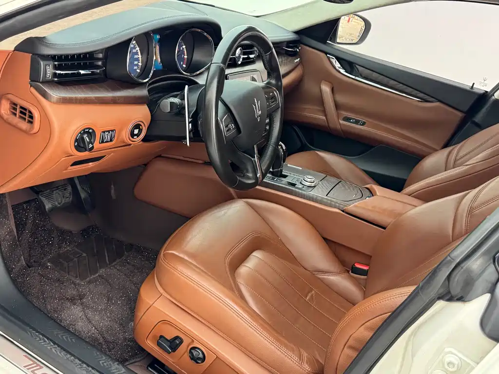Maserati Quattroporte — миниатюра 2