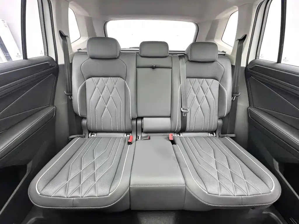 Volkswagen Tiguan L — миниатюра 11