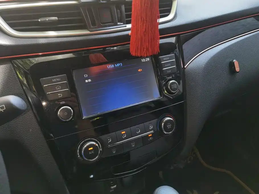 Nissan Qashqai — миниатюра 13
