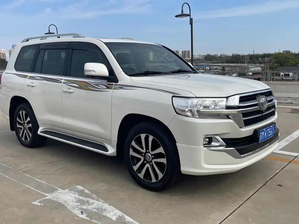 Toyota Land Cruiser 2019 5.7L AT