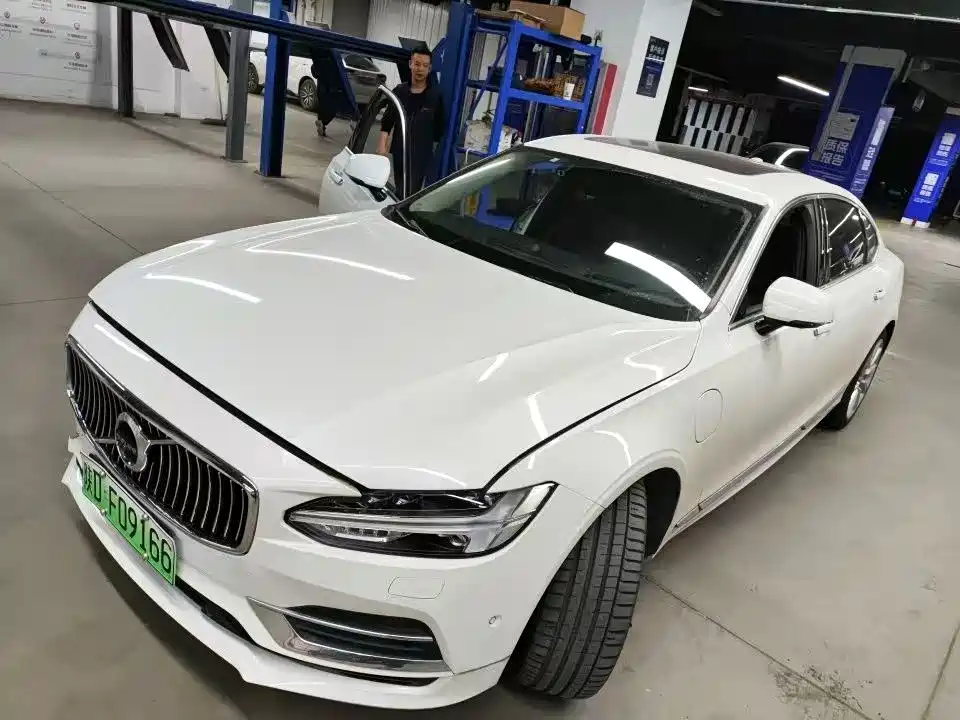 Volvo S90 PHEV 2019