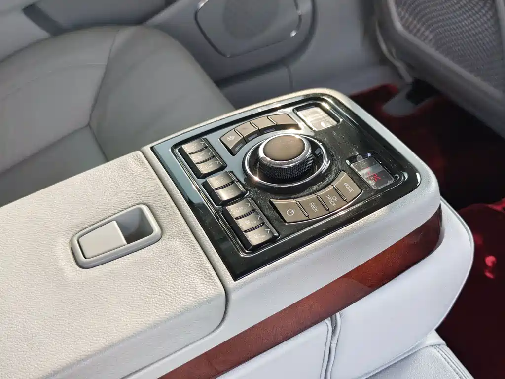 Hongqi Hongqi H7 — миниатюра 25