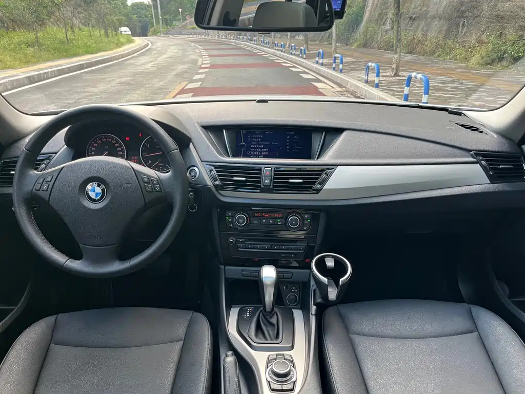 BMW X1 (Import) — миниатюра 8