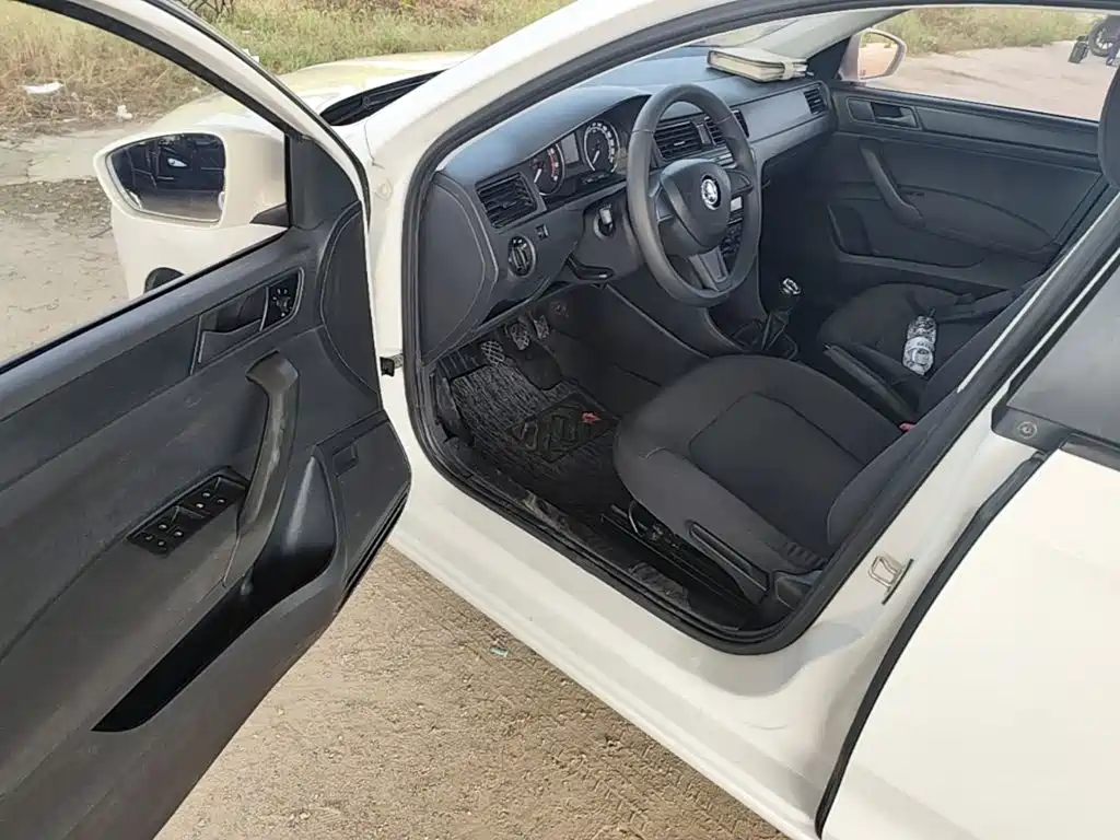Skoda Rapid Spaceback — миниатюра 16