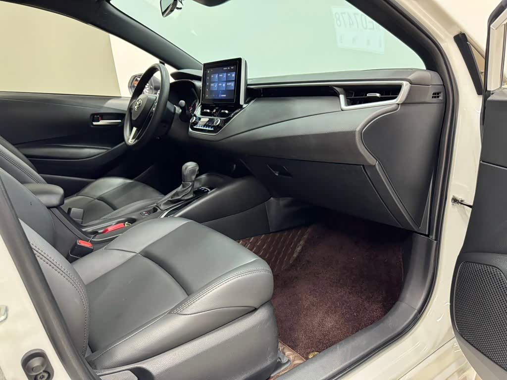 Toyota Levin 1.2 л 2022 г. Белый, пробег 40000 км