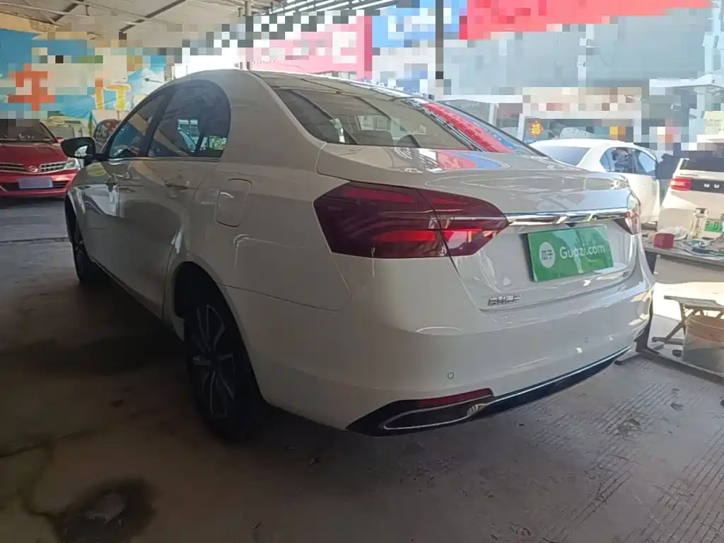 Geely Emgrand — миниатюра 5