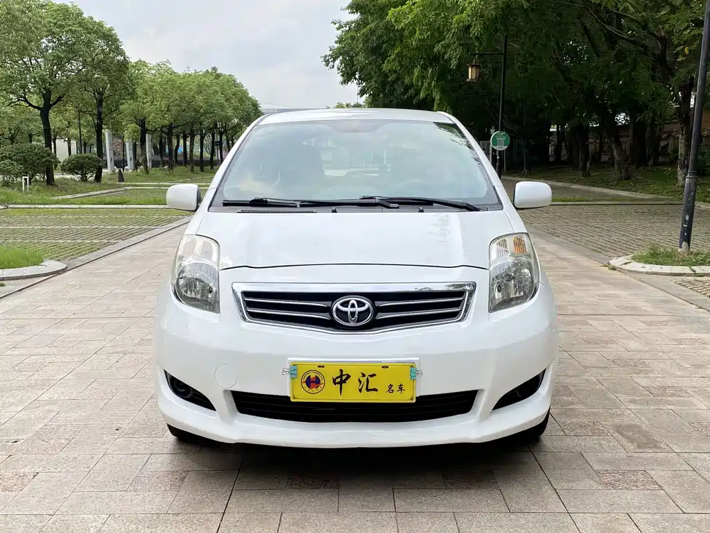 Toyota Yaris — миниатюра 2