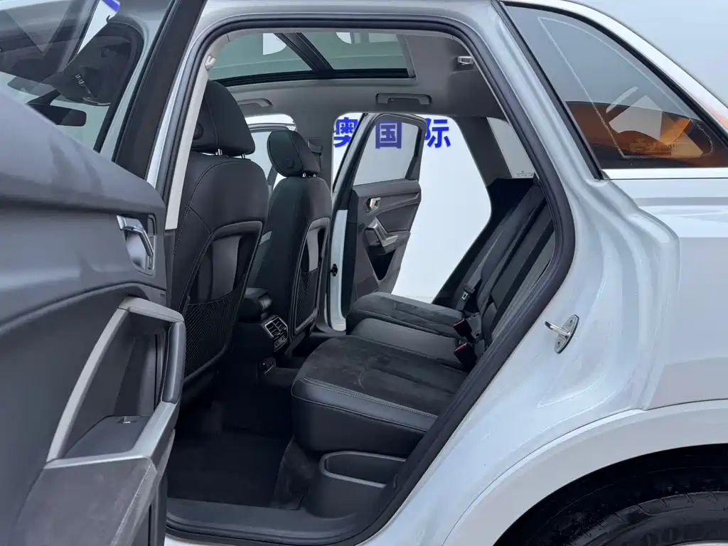Audi Q3 — миниатюра 10
