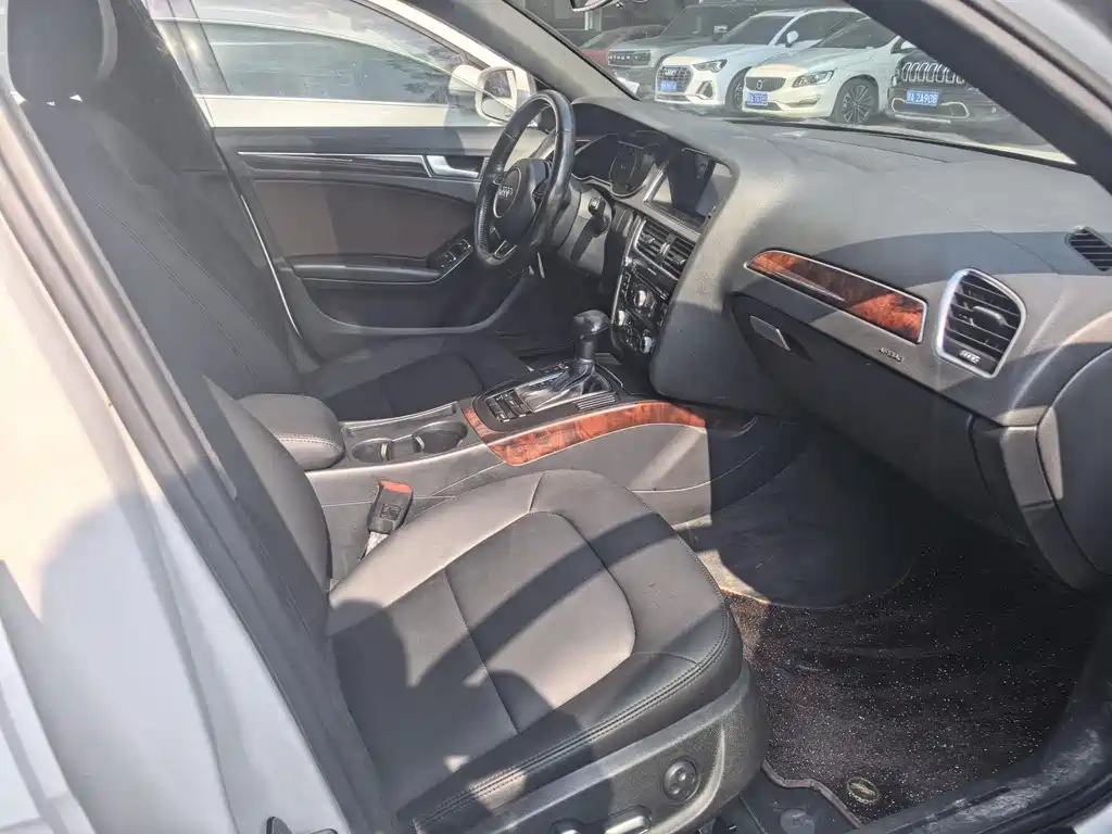 Audi A4L 2015 35 TFSI AT Comfort