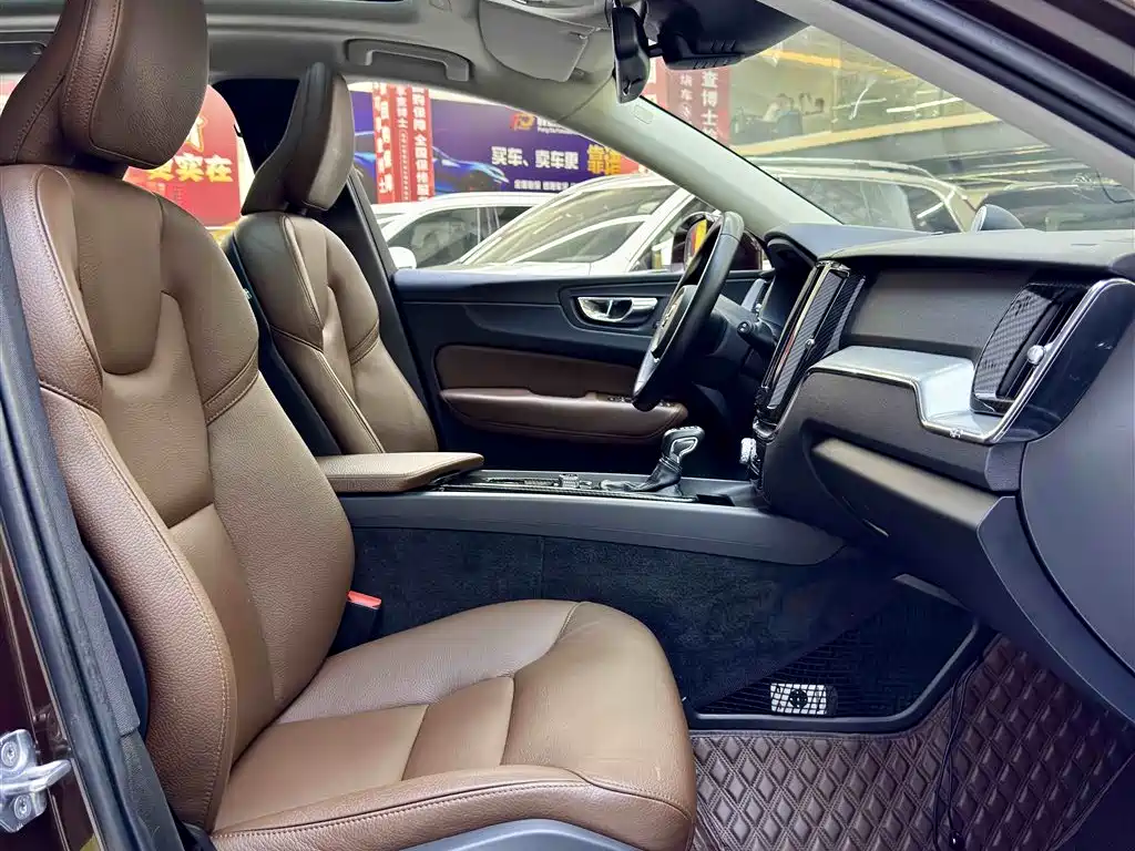 Volvo XC60 — миниатюра 5