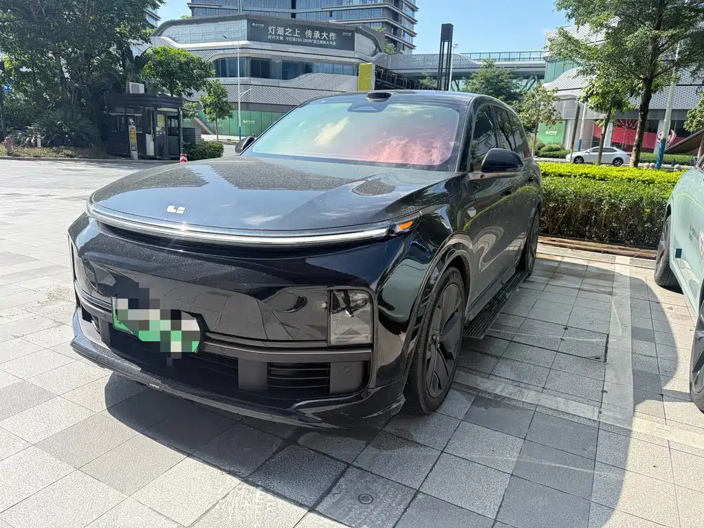 Li Auto Li L9 2025