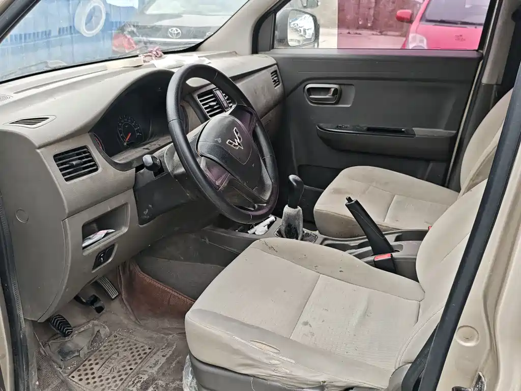 Wuling Rongguang V — миниатюра 7