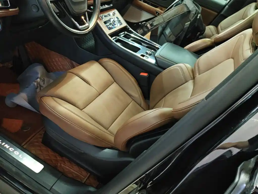 Lincoln Aviator — миниатюра 15