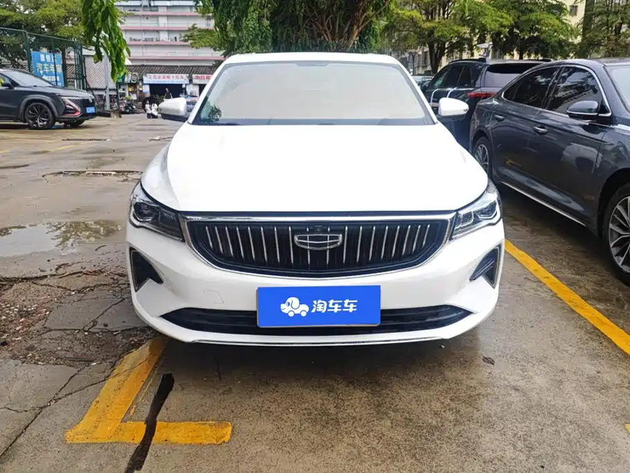 Geely Emgrand 2022 4 1.5L CVT Flagship