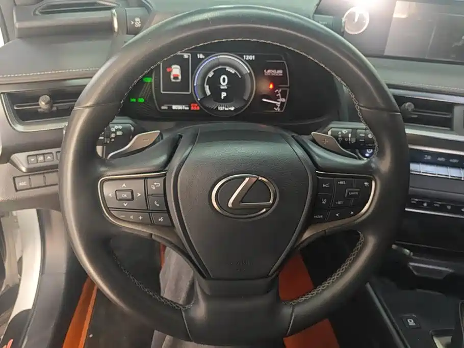 Lexus UX New Energy — миниатюра 15