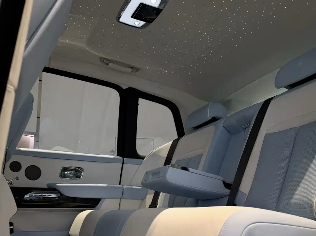 Rolls-Royce Cullinan 2026 Black Badge