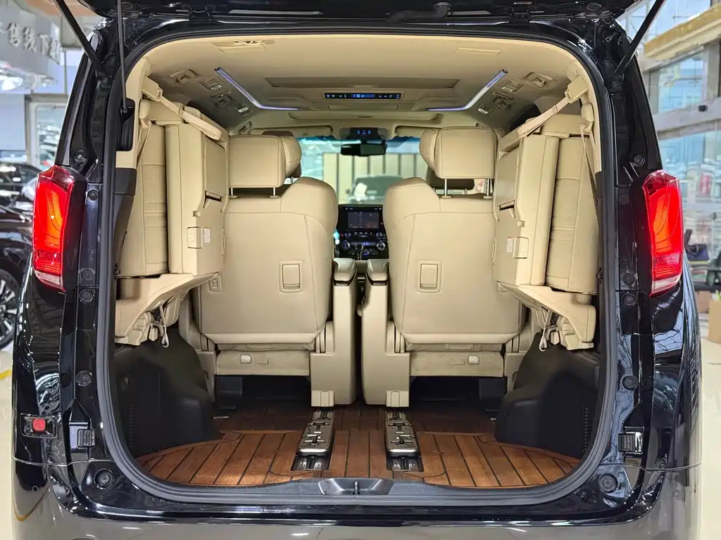Toyota Alphard — фотографии объявления, Фото 23