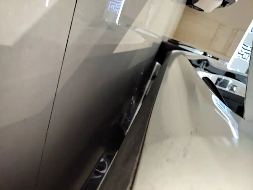 Tesla Model 3 — миниатюра 21