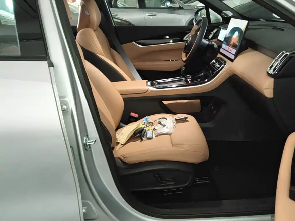 Geely Boyue L — миниатюра 25
